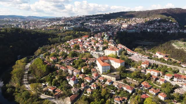 鸟瞰图的城市Veliko Tarnovo，保加利亚视频素材