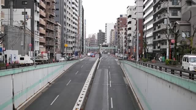 城市中的汽车交通视频素材