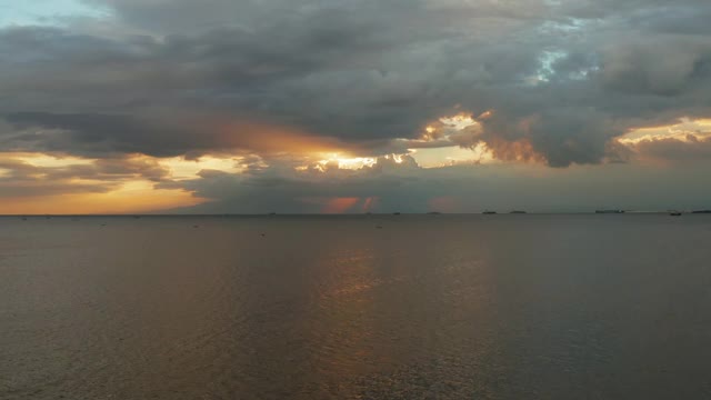 马尼拉湾海面上的日落视频素材