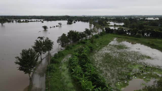 雨，洪水，街道行驶视频素材