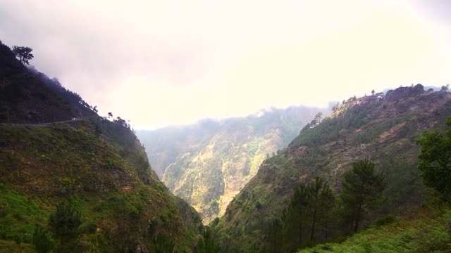 马德拉岛山上的云视频素材