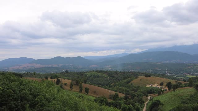 泰国美丽的山景。视频素材