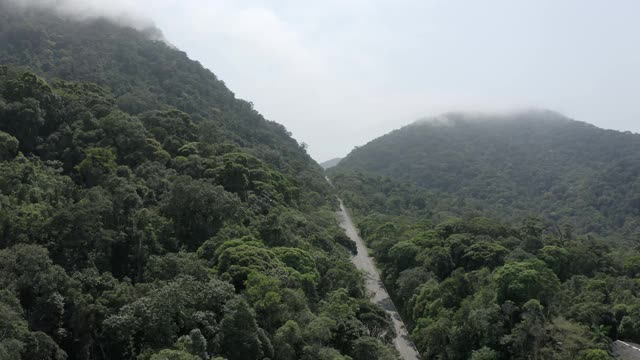 巴西圣保罗乌巴图巴坎布里的公路视频素材