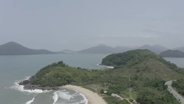 菲利克斯海滩，Ubatuba, São Paulo，巴西，无人机图片视频素材