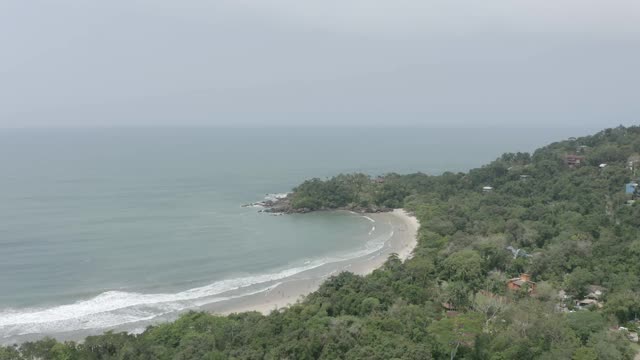 菲利克斯海滩，Ubatuba, São Paulo，巴西，无人机图片视频素材