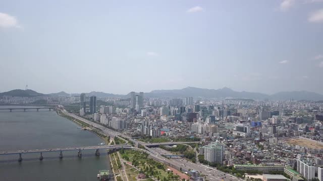 韩国首尔，永东大学城大桥、江边高速公路等城市建筑视频素材