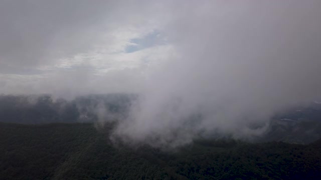 山地景观/ Jeongseon-gun，江原道，韩国视频素材