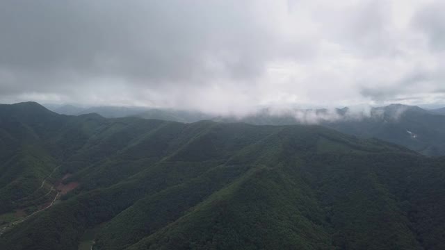 山地景观/ Jeongseon-gun，江原道，韩国视频素材