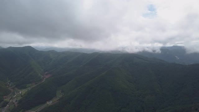 山地景观/ Jeongseon-gun，江原道，韩国视频素材