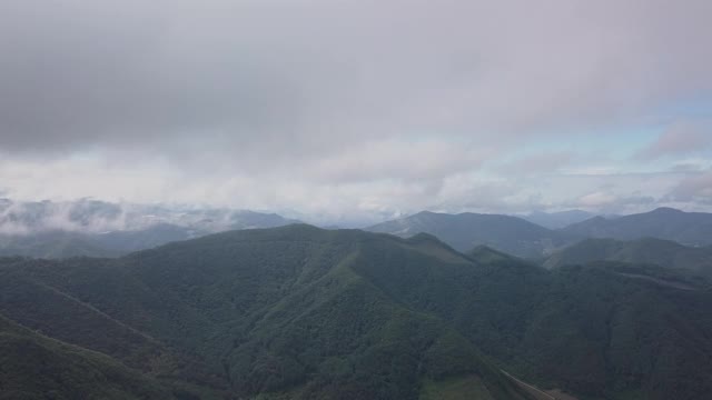 山地景观/ Jeongseon-gun，江原道，韩国视频素材