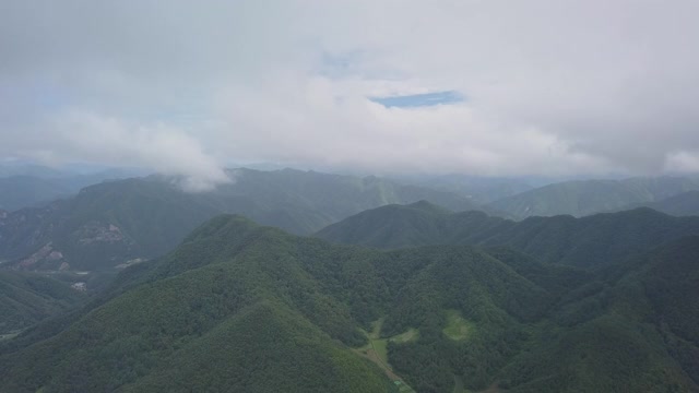 山地景观/ Jeongseon-gun，江原道，韩国视频素材