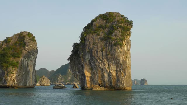 越南下龙湾热带岛屿视频素材