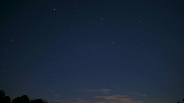 猎户座星云在北卡罗莱纳夜空中升起的时间间隔视频素材