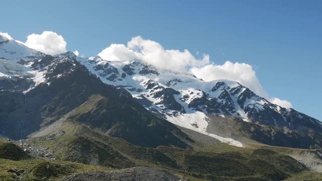 用平移拍到了库克山视频素材