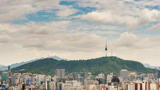 韩国首尔，钟谷，北首尔塔周围的城市景观视频素材