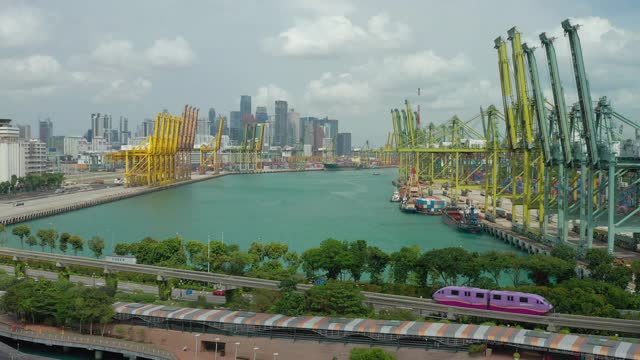 新加坡城市晴天世界著名工作港口海湾交通大桥道路航拍全景4k视频素材