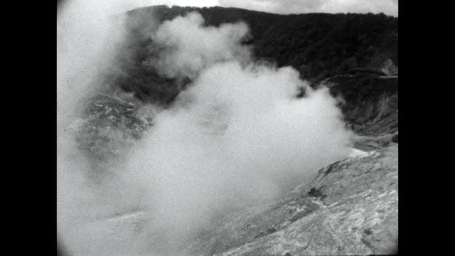 潘火山蒸汽和极端地形在日本博立别;1964视频素材