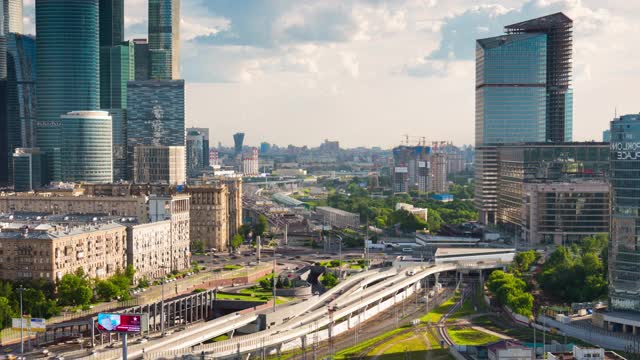 俄罗斯日莫斯科城市交通枢纽屋顶空中全景4k时间推移视频素材