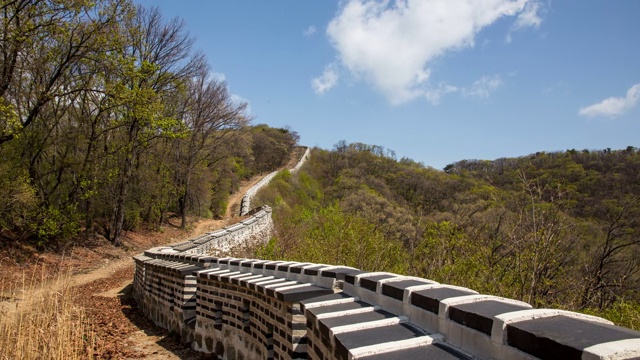 韩国京畿道光州寺南山城城堡的春景视频素材