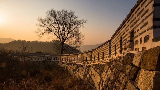 韩国京畿道光州西南山城要塞的日出景色视频素材