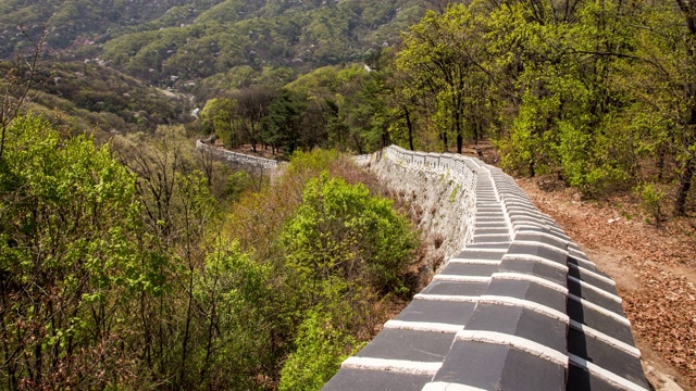 韩国京畿道光州寺南山城城堡的春景视频素材