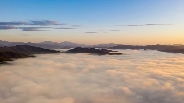 韩国京畿道山云海日出景色视频素材