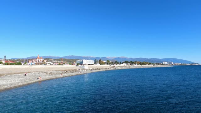 黑海海岸。秋季休闲旅游。俄罗斯索契视频素材