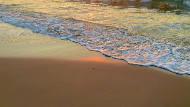 海浪和沙子股票视频视频素材