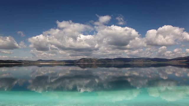 萨尔达湖位于土耳其地中海地区，视频下载