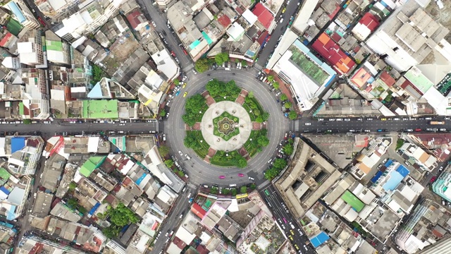 泰国曼谷有停车场的环岛公路视频素材