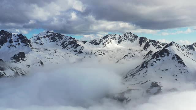 雪山和雾山视频素材