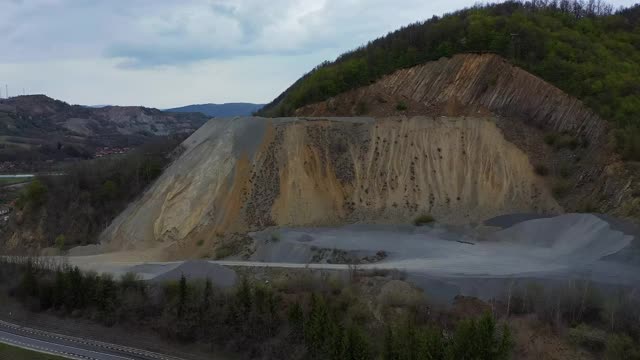 工业花岗岩采石设备视频素材