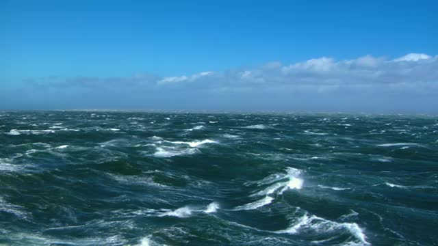 地中海波涛汹涌的海面视频素材