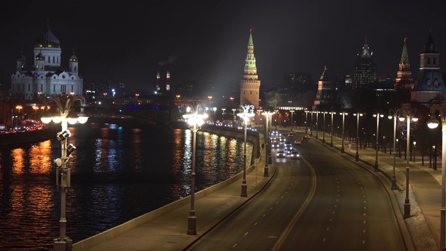 在冠状病毒大流行的夜晚，莫斯科市中心视频素材