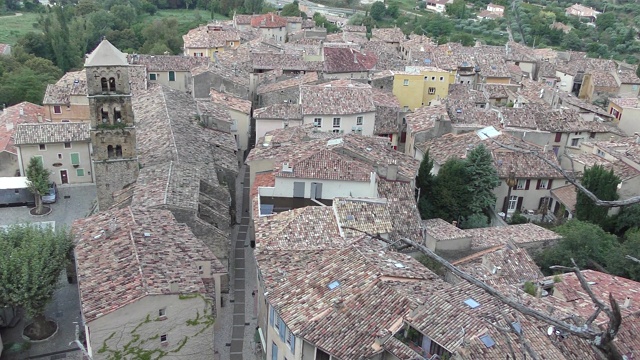 Moustiers-Sainte-Marie村。法国普罗旺斯视频素材