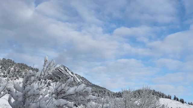 科罗拉多州博尔德市附近新下的雪覆盖了大地视频素材