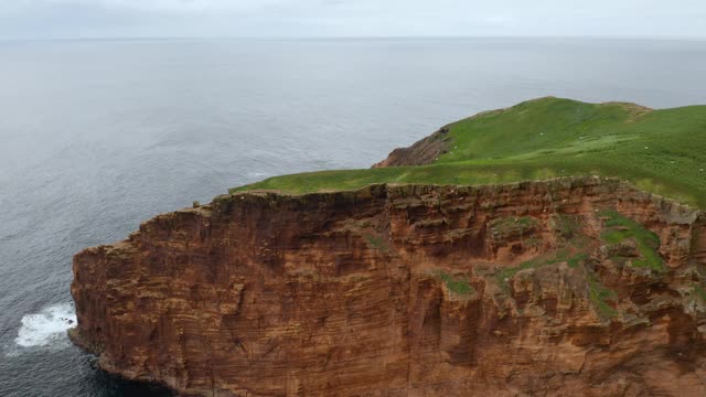 特塞拉岛附近的小石岛。空中的亚速尔群岛视频素材