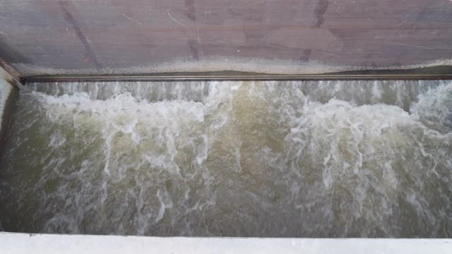 大坝溢流视频下载