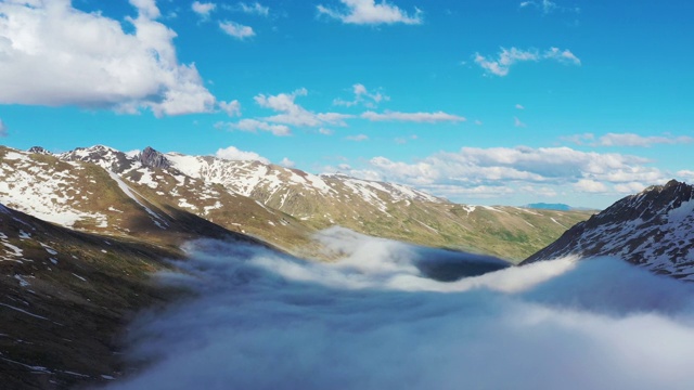 雪山和雾山视频素材