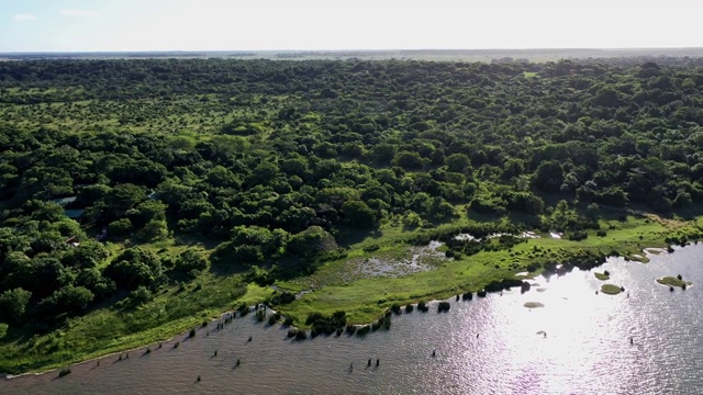 iSimangaliso湿地公园航拍视频。马普塔兰，南非东海岸夸祖鲁-纳塔尔省的一个地区。视频下载