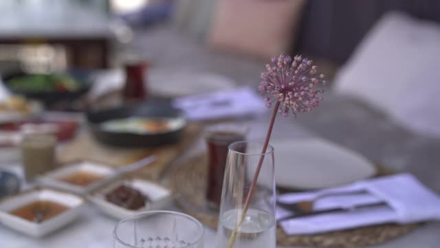 土耳其早餐正在准备中。视频素材