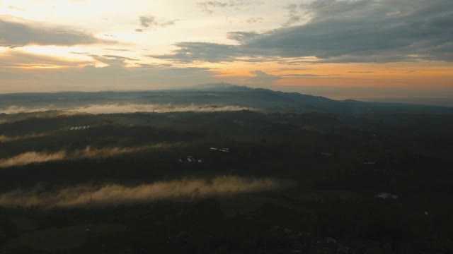 日落时的热带景观，巴厘岛，印度尼西亚视频素材