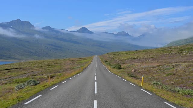 风景中的道路，布雷达尔斯维克，奥地利，冰岛视频素材