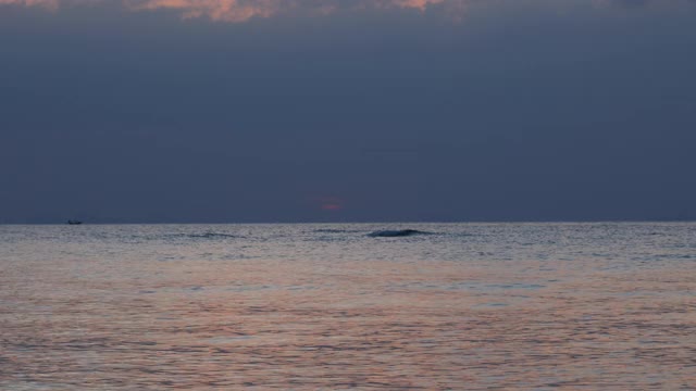 泰国美丽的热带海滩日落视频素材