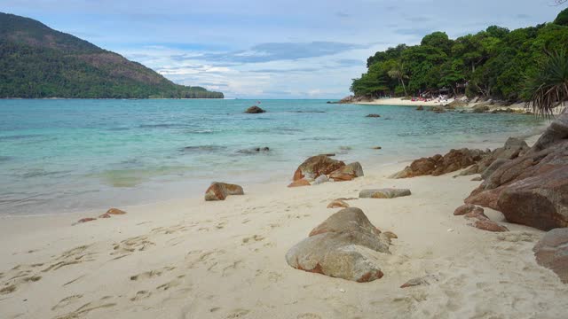 泰国里皮岛的海滩和岩石视频素材