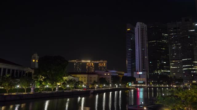 晚上到日出新加坡城市著名的码头市中心屋顶延时全景4k视频素材