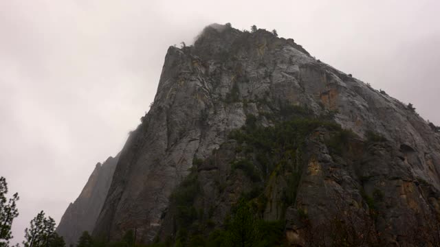 在约塞米蒂山谷，暴风雨的一天，约塞米蒂国家公园，马里波萨县，加利福尼亚州，4K视频视频素材