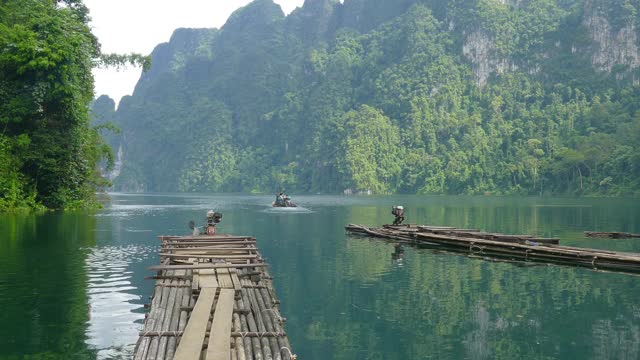 竹筏在周澜湖，泰国视频素材