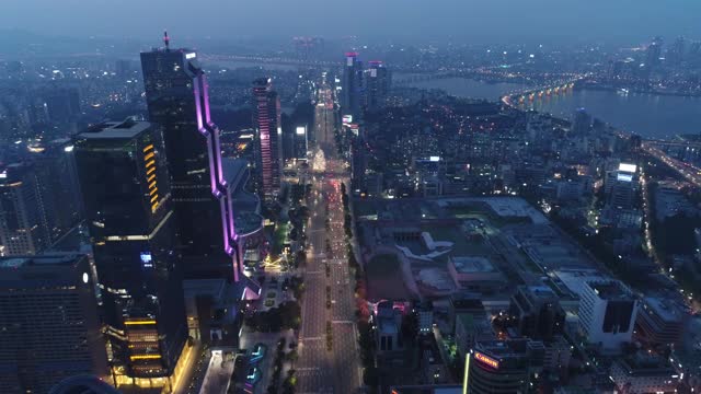 韩国首尔，汉江和三城区/江南区周围的市中心夜景视频素材