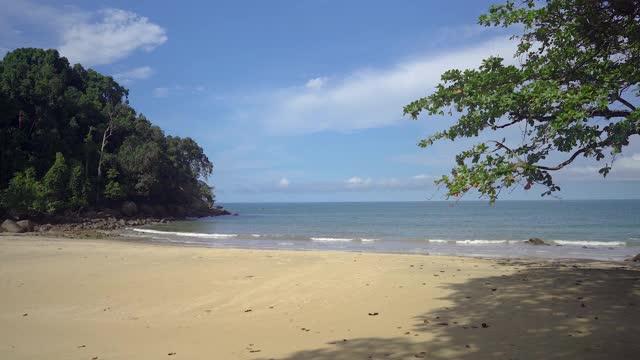 在Khaolak Phang Nga的海滩背景视频素材